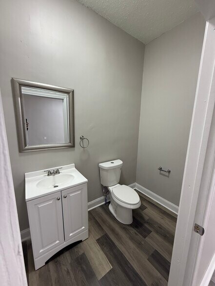 More Photos Of 1823-1841 Wade Hampton Blvd, Greenville Unknown For Lease