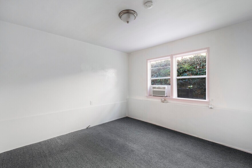 More Photos Of 1933 Hillhurst Ave, Los Angeles Office For Lease