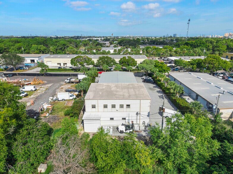 More Photos Of 1133 53rd Ct N, Mangonia Park Warehouse For Sale