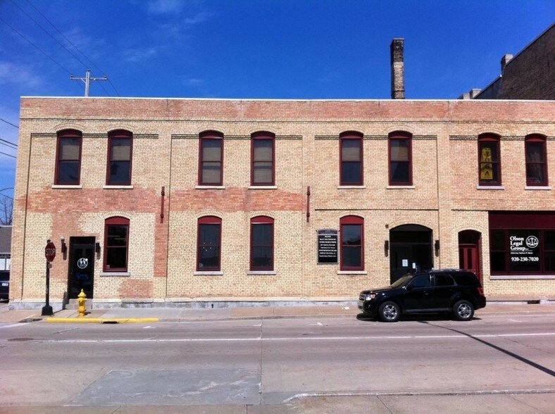 Primary Photo Of 146 Algoma Blvd, Oshkosh Office For Lease