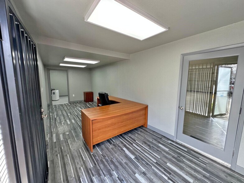 More Photos Of 343-345 W 9th St, Santa Rosa Warehouse For Sale