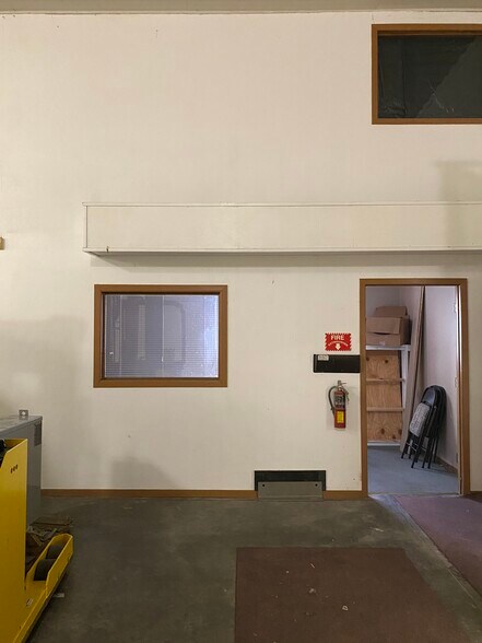 More Photos Of 310 2nd St, Boscobel Warehouse For Lease