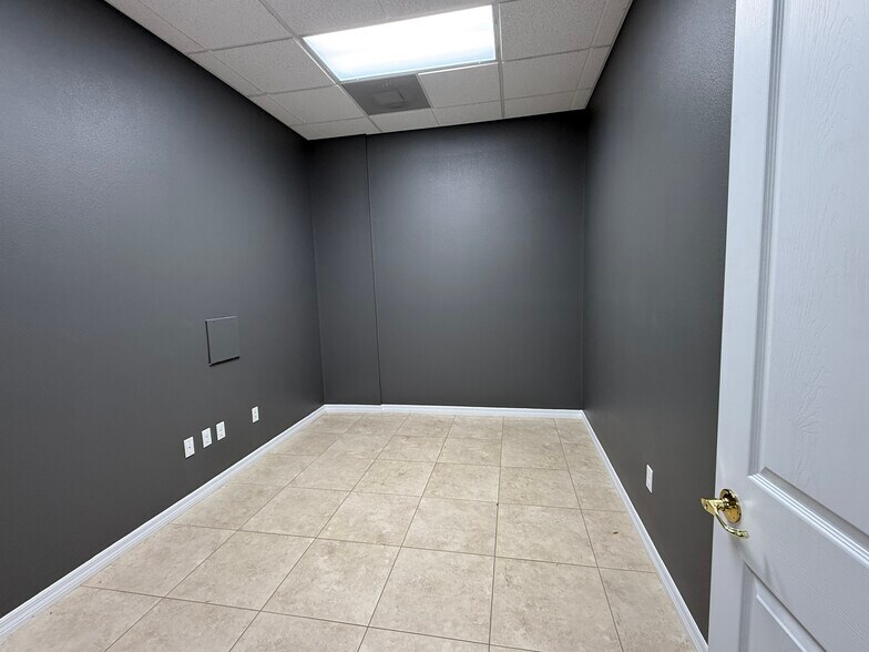 More Photos Of 1293 N US Highway 1, Ormond Beach Flex For Sale