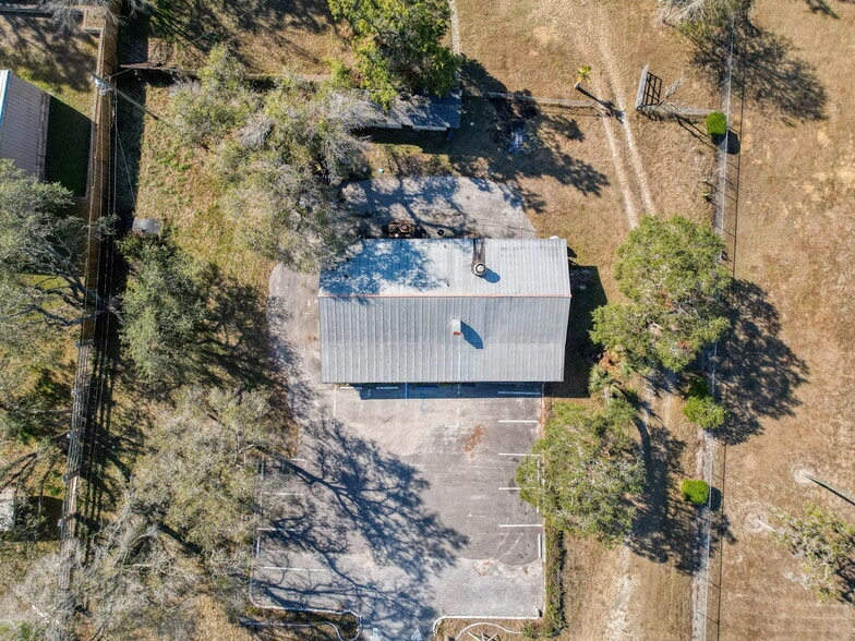 More Photos Of 15525 Shady Hills Rd, Spring Hill Restaurant For Sale