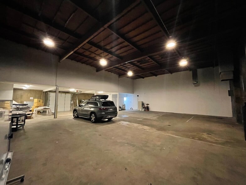 More Photos Of 1501 Howard St, San Francisco Warehouse For Sale