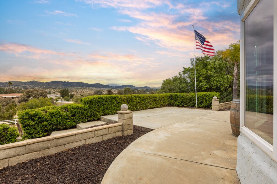 More Photos Of 22053 Highland St, Wildomar Specialty For Sale