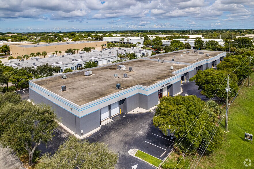 More Photos Of 1000 Holland Dr, Boca Raton Light Distribution For Lease