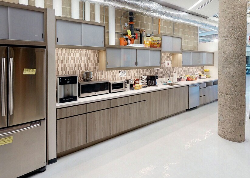 More Photos Of 1229 W Washington Blvd, Chicago Office For Lease