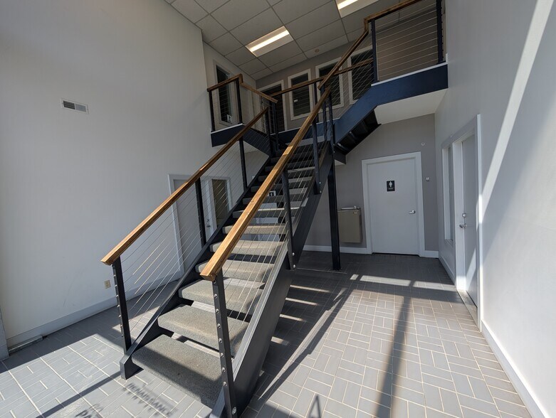 More Photos Of 6170 S 380 W, Salt Lake City Light Manufacturing For Lease