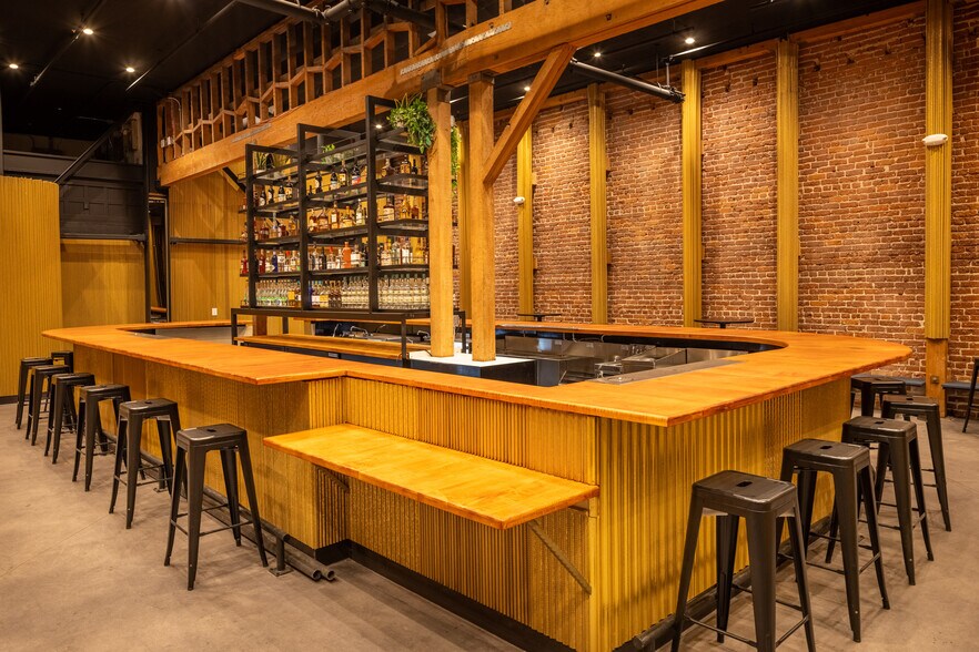 More Photos Of 1948 E 7th St, Los Angeles Bar For Lease