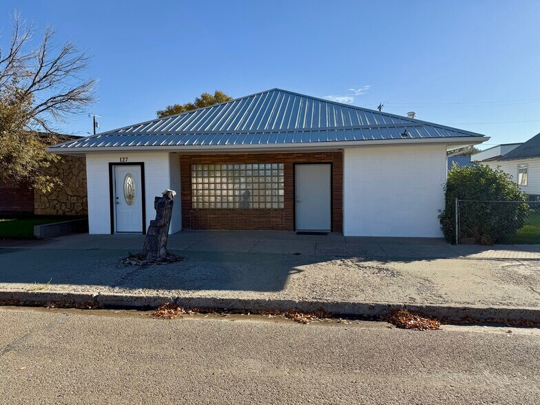 More Photos Of 127 Main St, Chester Office For Sale