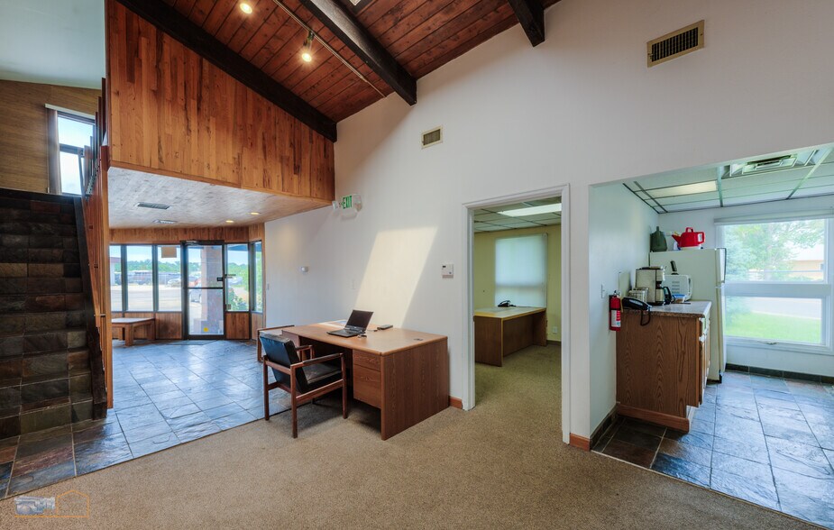 More Photos Of 1243 S Sherman Dr, Longmont Warehouse For Lease