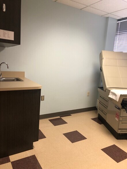 More Photos Of 250 W Lancaster Ave, Paoli Medical For Lease