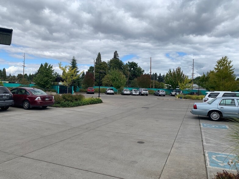 More Photos Of 155 Blair Blvd, Eugene Loft Creative Space For Lease