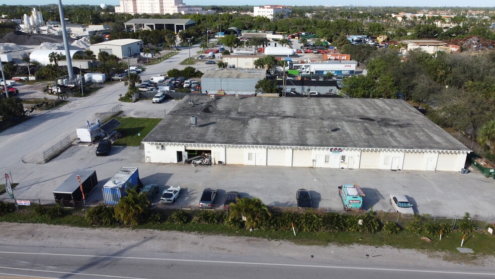 More Photos Of 6900 Barbour Rd, Riviera Beach Manufacturing For Lease