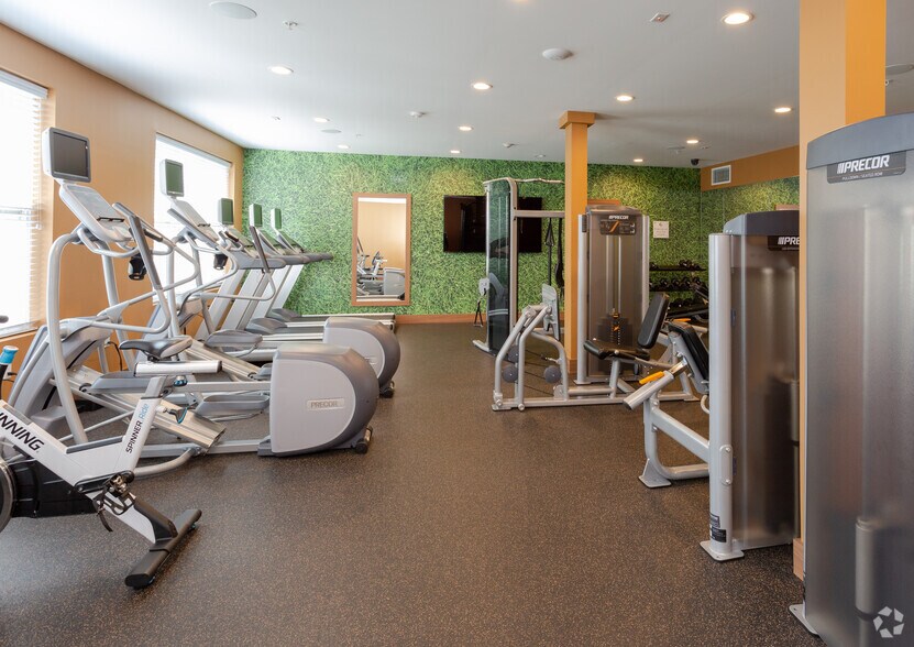 More Photos Of 56 Broad St, Bloomfield Apartments For Lease