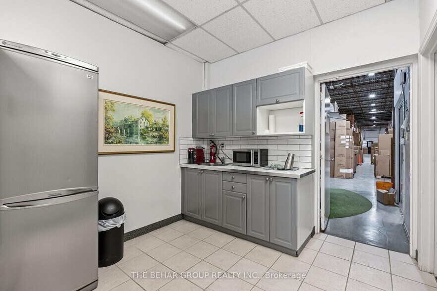 More Photos Of 1740 Sismet Rd, Mississauga Manufacturing For Sale