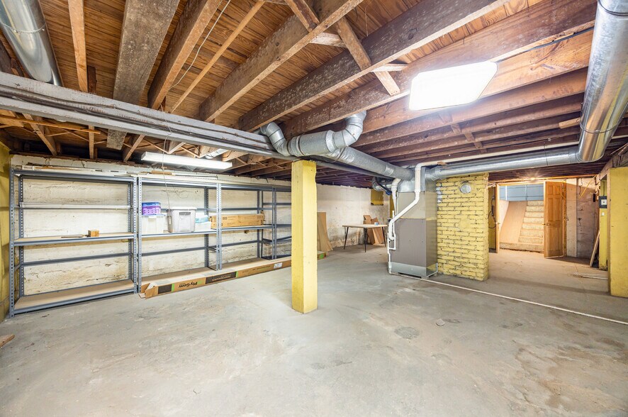 More Photos Of 8611 Reading Rd, Cincinnati Freestanding For Sale