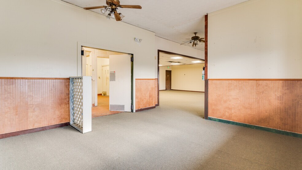 More Photos Of 11735 Hg Trueman Rd, Lusby Freestanding For Sale