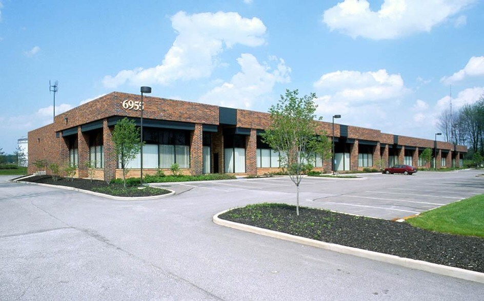 More Photos Of 6935 Treeline Dr, Brecksville Unknown For Lease