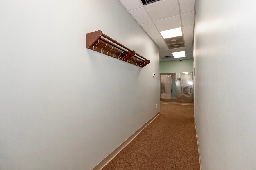 More Photos Of 285 N Main St, Troutman General Retail For Lease