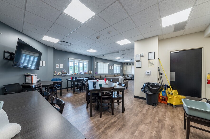 More Photos Of 900 Fairmont Rd, Morgantown Office For Sale