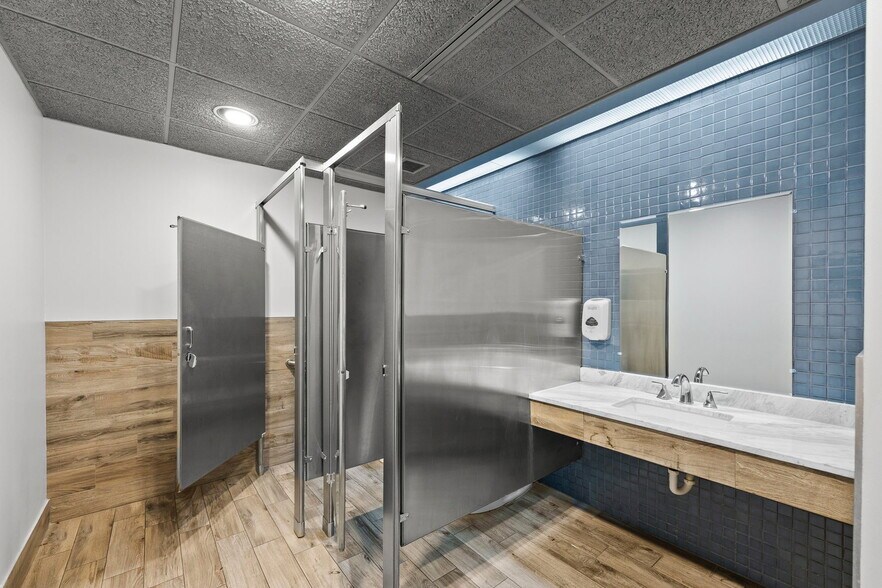 More Photos Of 4800 Lamar Ave, Mission Office For Lease