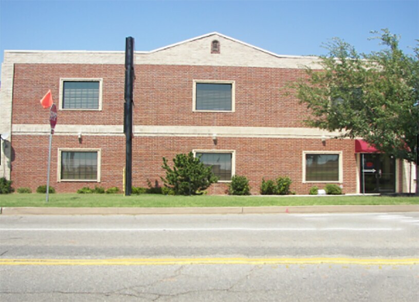 More Photos Of 3737 SW 119th St, Oklahoma City Office For Lease