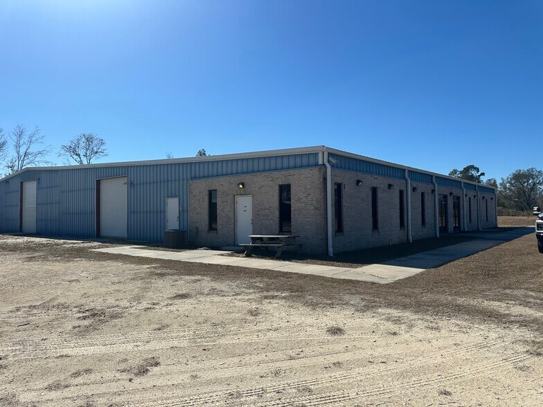 More Photos Of 4425 W US 98, Perry Manufacturing For Sale