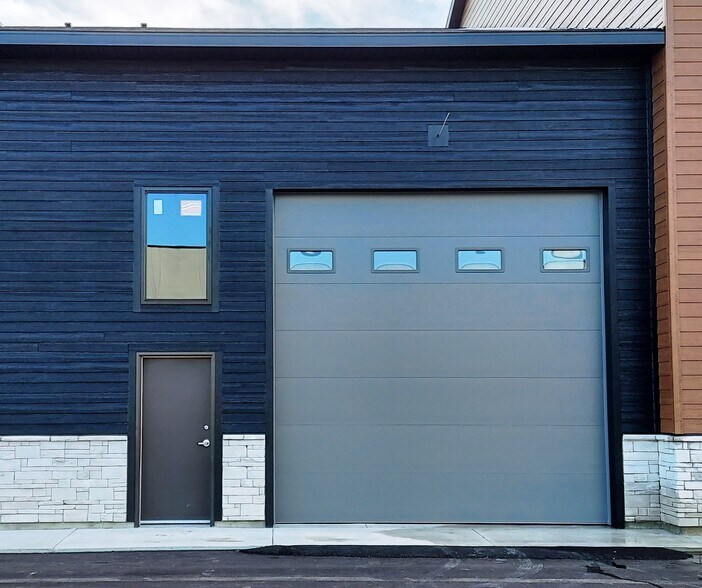 More Photos Of 940 McKinley Pky, Delano Light Manufacturing For Sale