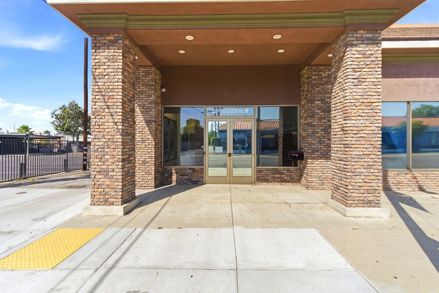 More Photos Of 215 S Citrus Ave, Covina Storefront For Lease