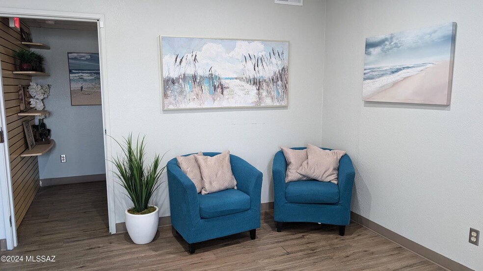 More Photos Of 2901 N Country Club Rd, Tucson Freestanding For Sale