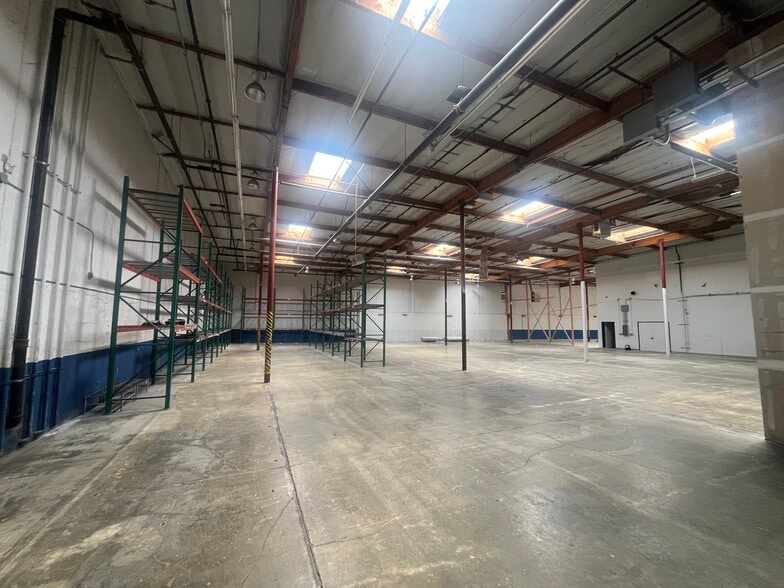 Primary Photo Of 2450 17th Ave, Santa Cruz Showroom For Lease