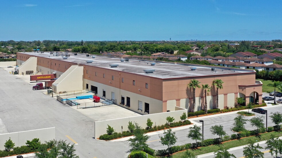 More Photos Of 9587 Premier Pky, Miramar Warehouse For Lease