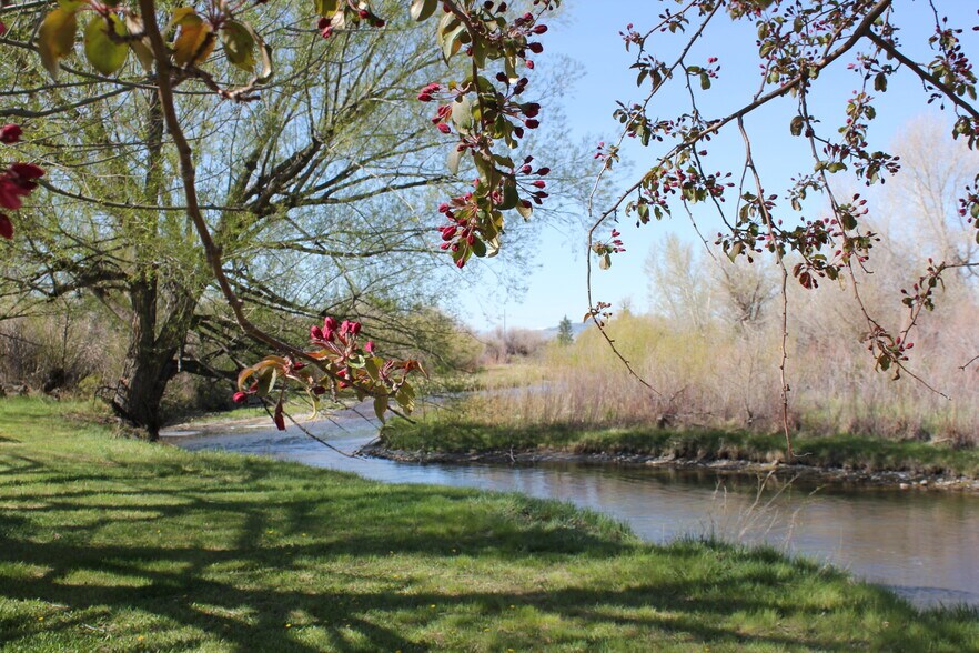 More Photos Of 735 W Park St, Dillon Trailer Camper Park For Sale