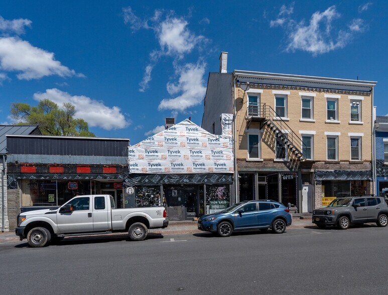 More Photos Of 57 N Front St, Kingston Storefront Retail Residential For Sale