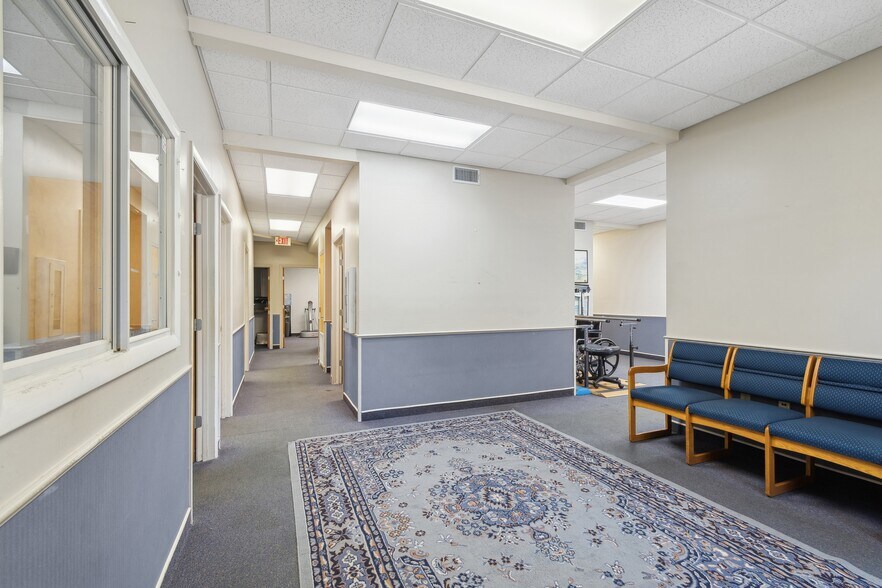 More Photos Of 4615 NW 53rd Ave, Gainesville Medical For Sale