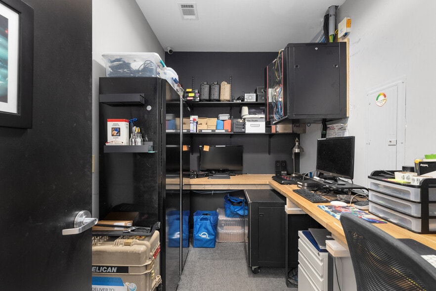 More Photos Of 934 Glenwood Ave SE, Atlanta Loft Creative Space For Sale