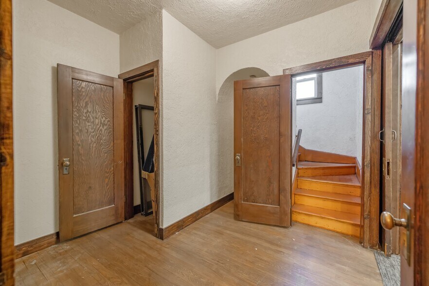 More Photos Of 128 S E St, Exeter Storefront For Sale