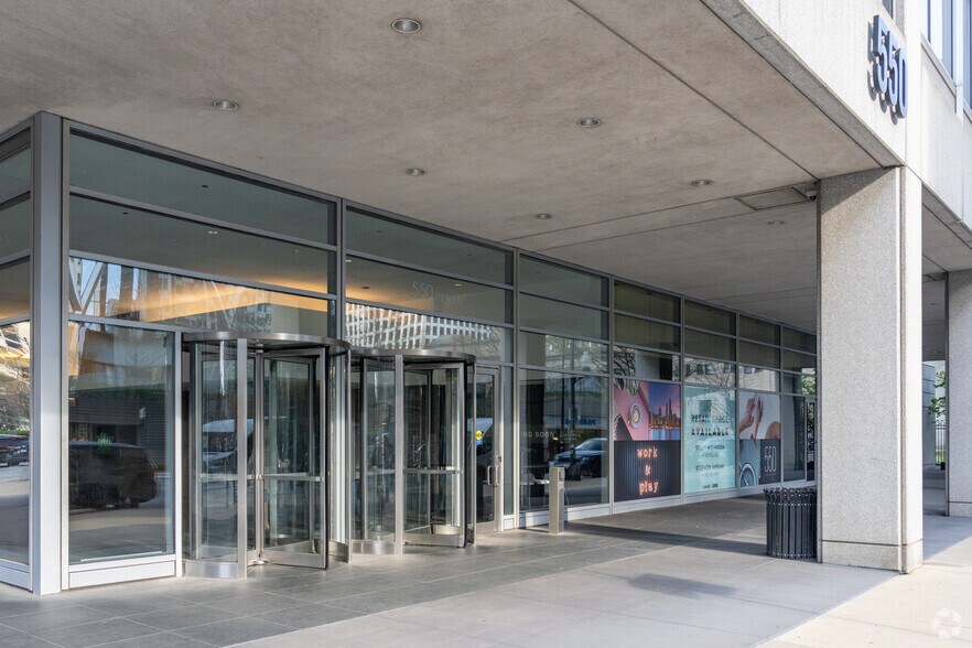 More Photos Of 550 W Van Buren St, Chicago Office For Lease