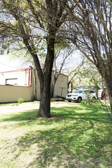 More Photos Of 307 N Britain Rd, Irving Land For Sale