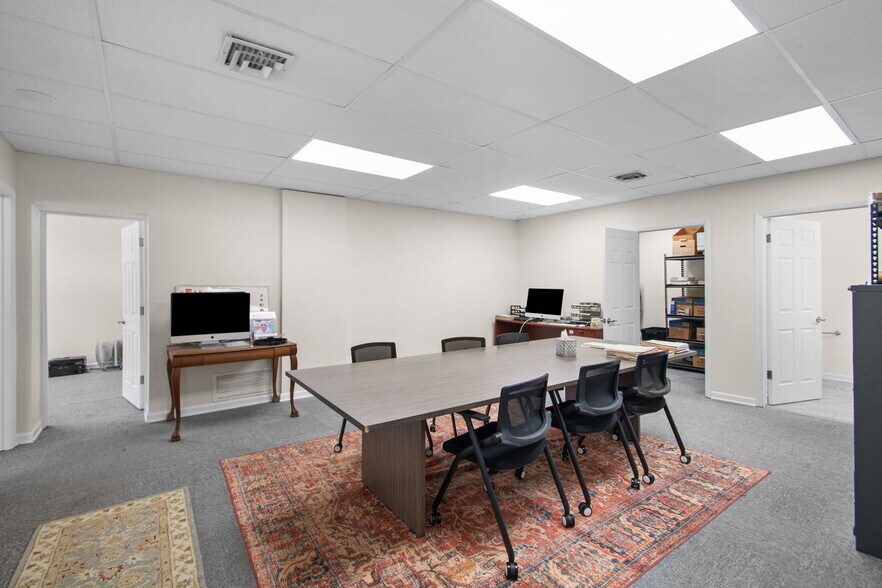 More Photos Of 7132 Main St, Kansas City Office Residential For Sale