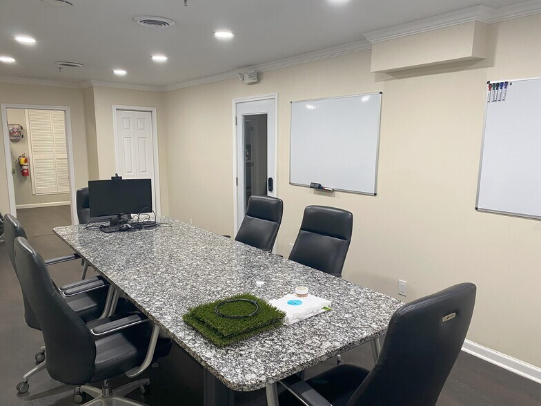 More Photos Of 7 Swisher Dr, Cartersville Manufacturing For Lease