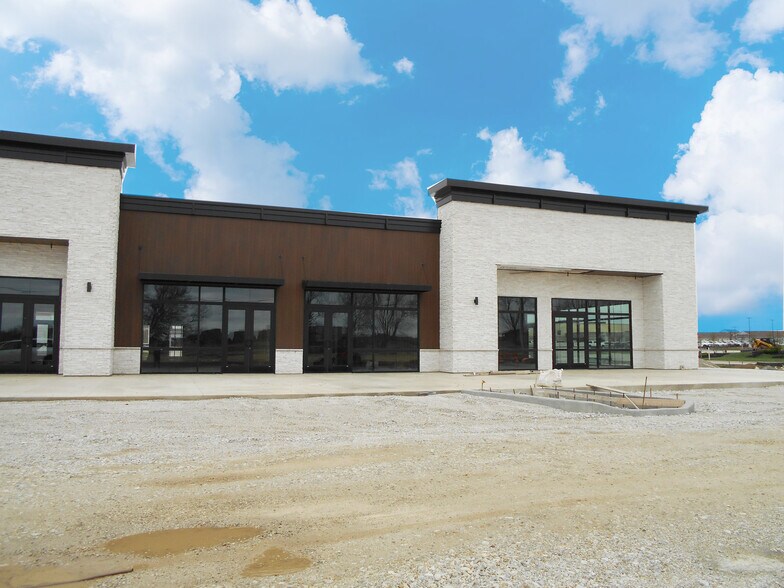 Primary Photo Of State Road 32 & Ditch Rd, Westfield General Retail For Lease