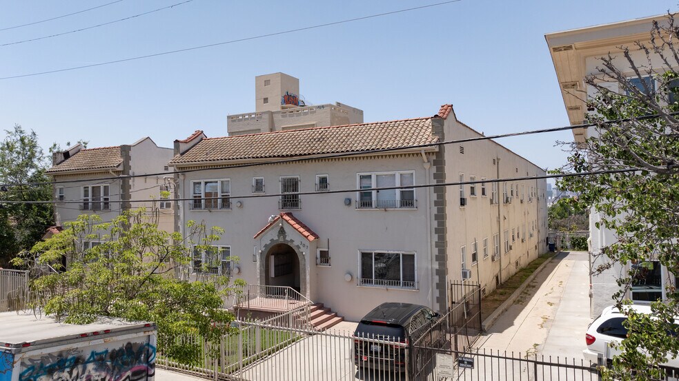 More Photos Of 307 S Boyle Ave, Los Angeles Apartments For Sale