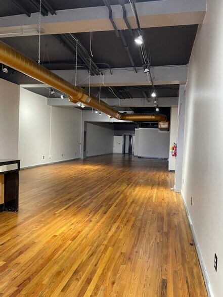 More Photos Of 129 Hay St, Fayetteville Storefront Retail Office For Lease