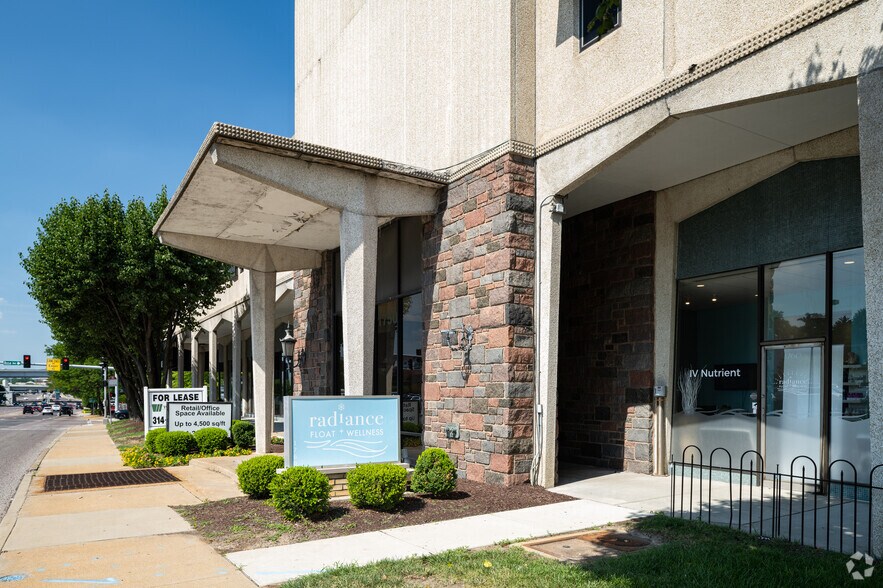 More Photos Of 1750 S Brentwood Blvd, Brentwood Office For Lease