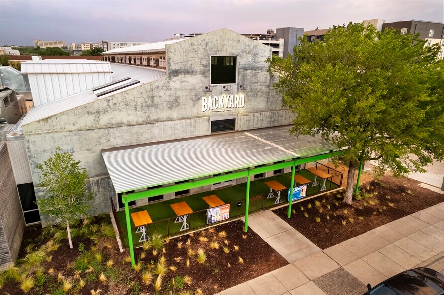 More Photos Of 1000 Foch St, Fort Worth General Retail For Sale