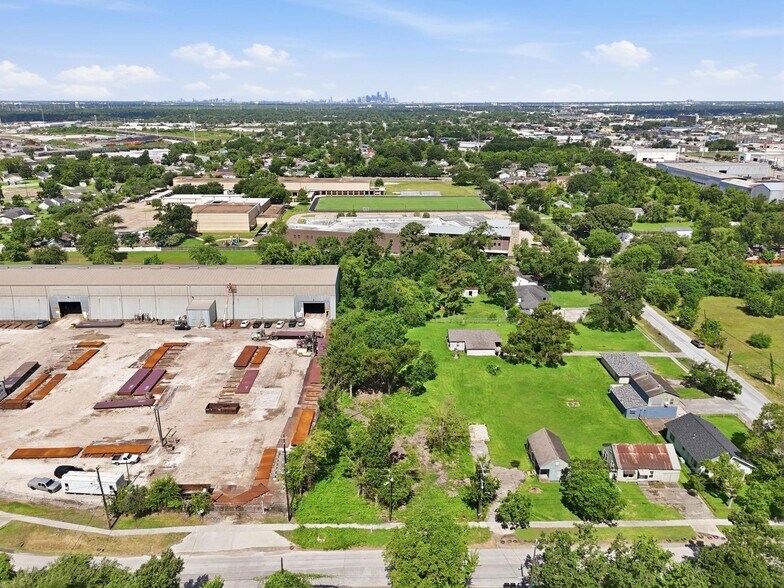 More Photos Of 1420 Miles St, Houston Land For Lease