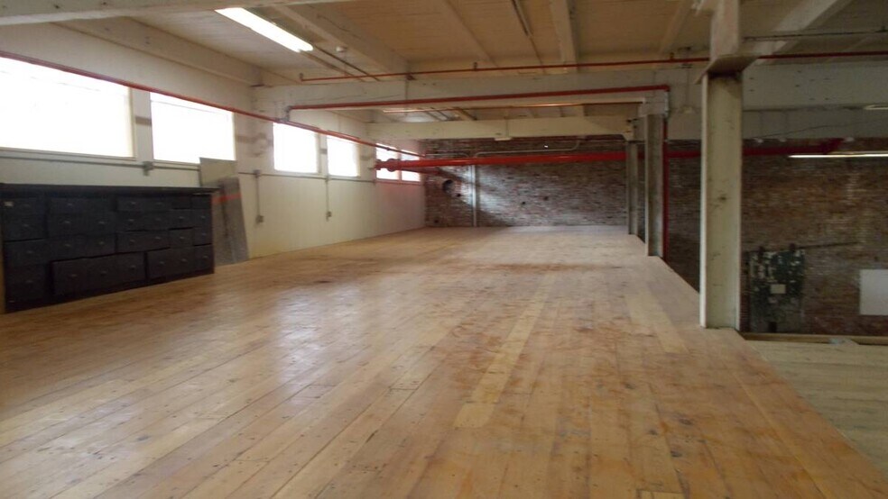 More Photos Of 5020 S Colorado Ave, Seattle Warehouse For Sale